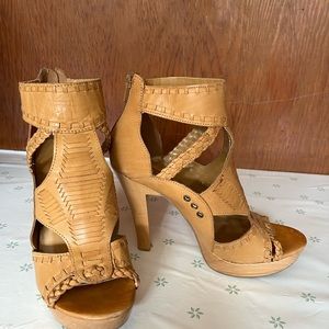 Chinese Laundry Strappy Ankle Sandal Heels- Color Tan- Size 8.5